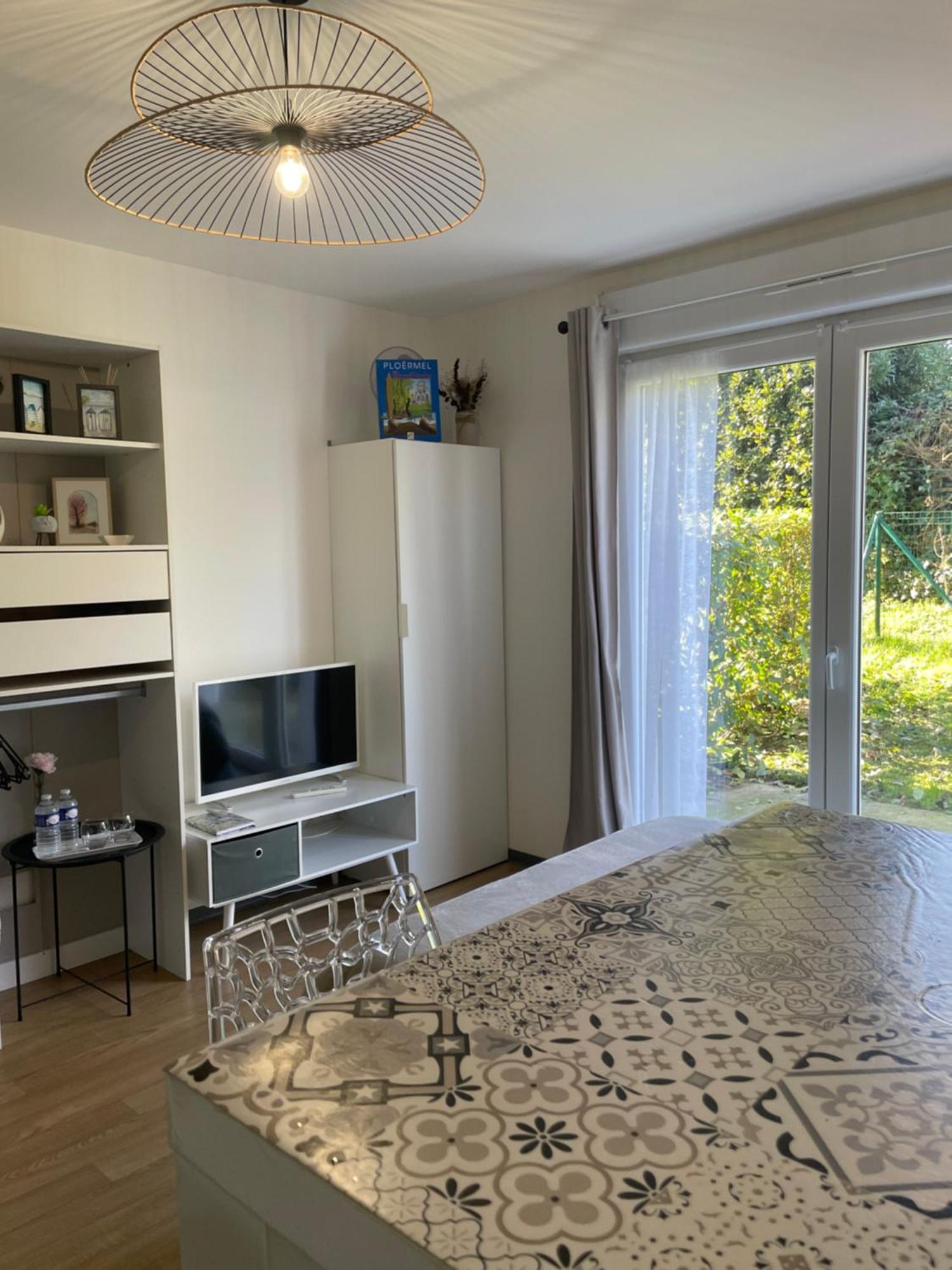 Le Jardin De Broceliande Apartment Ploermel Exterior photo